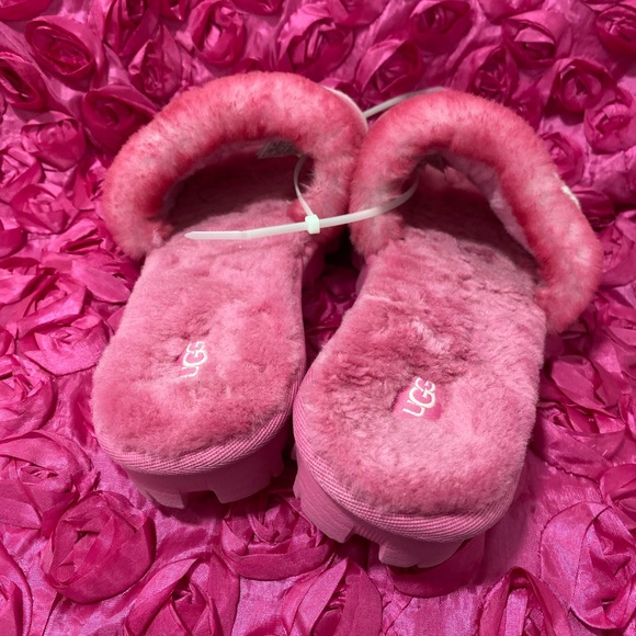 UGG Cozette Fur Slides - Picture 6 of 9